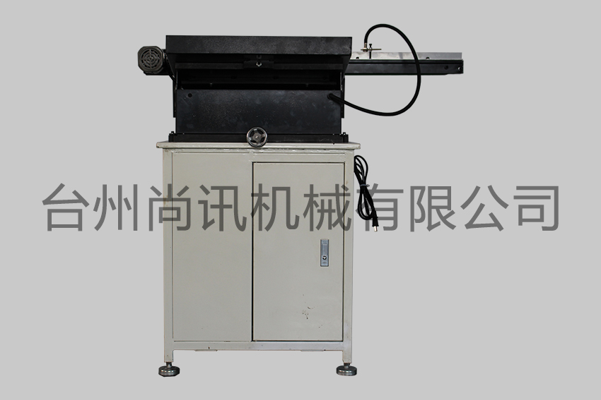 1610011715711740.jpg 300型推板式送料機(jī)1.jpg